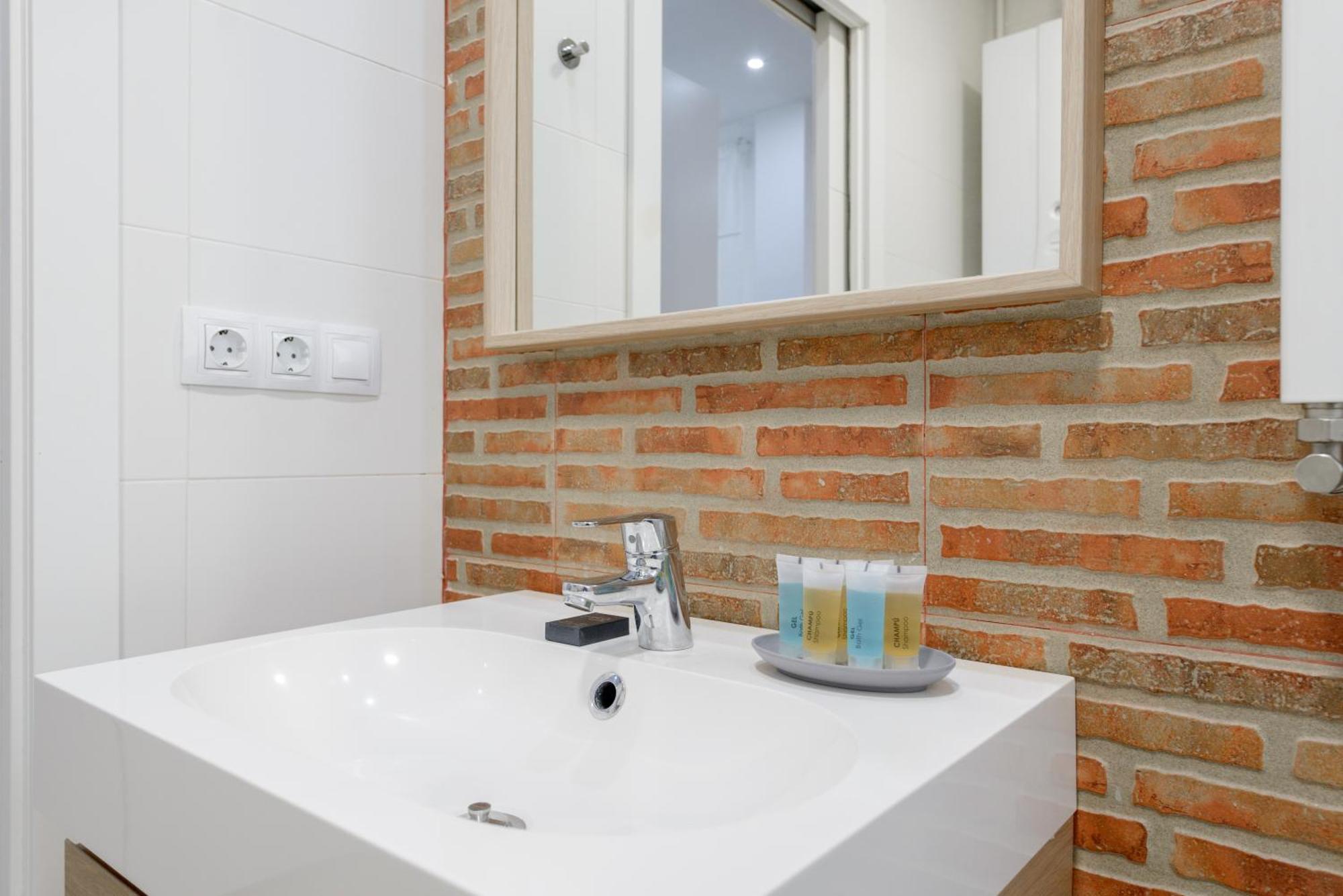 Avila Calle, Precioso Estudio En Santiago Bernabeu-Estrecho En Segundo Piso Sin Ascensor Apartment มาดริด ภายนอก รูปภาพ